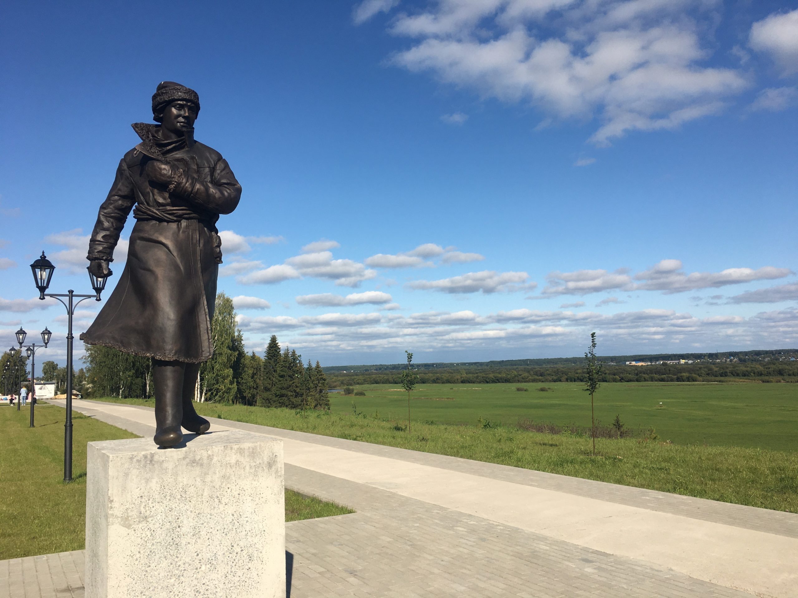 Ломоносовская аллея, ул. Набережная в г. Вельске